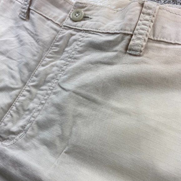 Eddie Bauer Cargo Shorts Men 38 Beige Outdoors Pockets - DISCOLORATION - - Picture 4 of 16